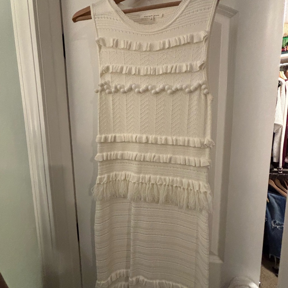 White Sleeveless Fringe Dress